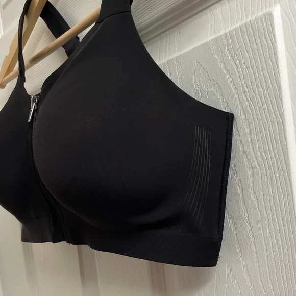 NWT VSX Victoria’s Secret Black Knockout Front-Close Zip Up Sports Bra Size 36D - Picture 4 of 13